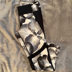 Calia by Carrie Underwood Floral Leggings